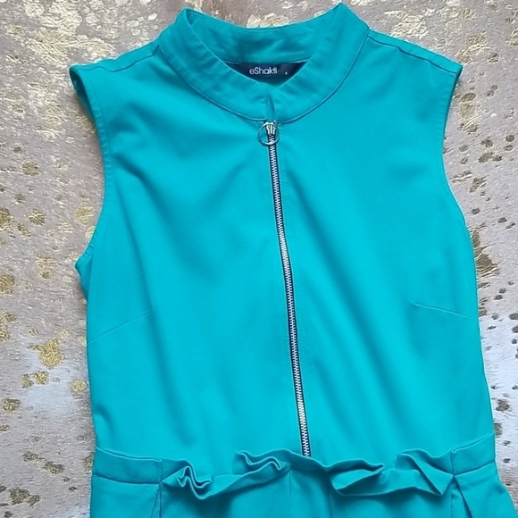 Eshakti Green Fit & Flare Short Collar Front Zip Dress w Detail at Waistline - Picture 2 of 12